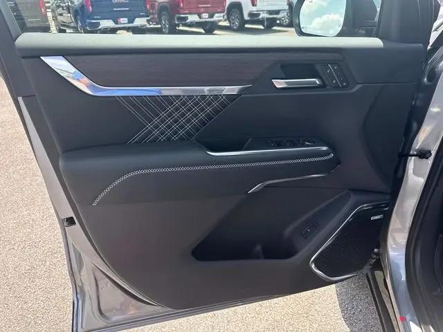2026 GMC Acadia Denali FWD