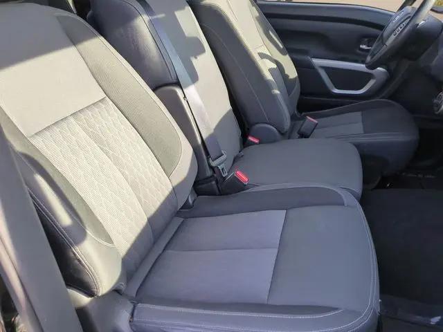 2021 Nissan Titan Crew Cab SV 4x4