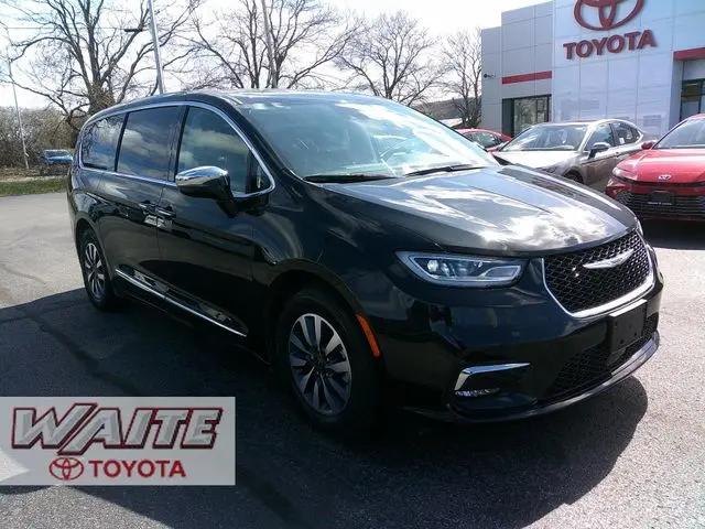 2023 Chrysler Pacifica Hybrid Limited for sale in Watertown, NY
