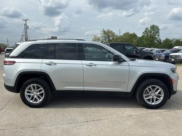 2024 Jeep Grand Cherokee Laredo 4x4