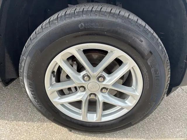2024 Jeep Grand Cherokee Laredo 4x4