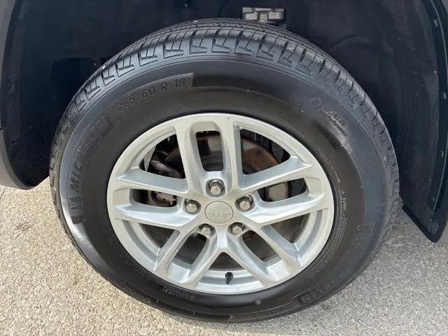 2024 Jeep Grand Cherokee Laredo 4x4