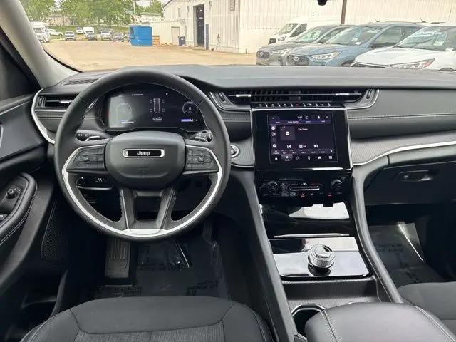 2024 Jeep Grand Cherokee Laredo 4x4