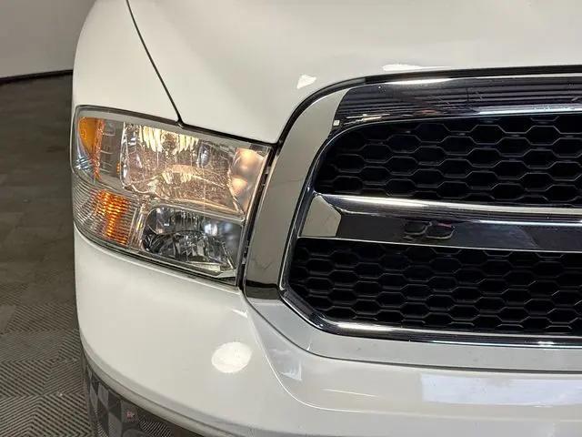 2022 Ram 1500 Classic SLT Crew Cab 4x2 5'7" Box