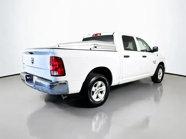 2022 Ram 1500 Classic SLT Crew Cab 4x2 5'7" Box