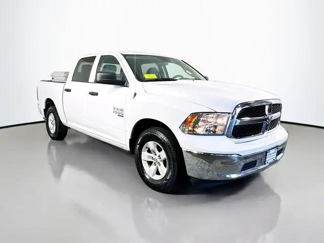 2022 Ram 1500 Classic SLT Crew Cab 4x2 5'7" Box