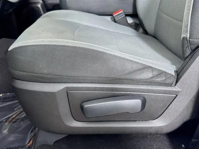 2022 Ram 1500 Classic SLT Crew Cab 4x2 5'7" Box