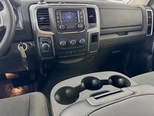 2022 Ram 1500 Classic SLT Crew Cab 4x2 5'7" Box