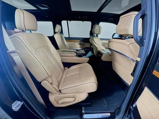 2024 Jeep Grand Wagoneer Series III 4x4