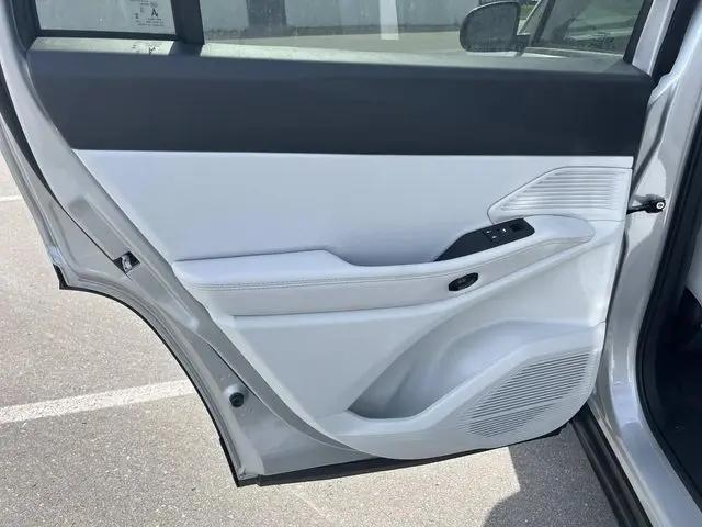 2026 Jeep Cherokee Laredo 4x4