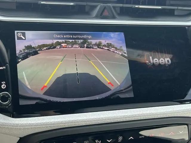 2026 Jeep Cherokee Laredo 4x4