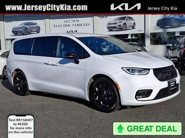 2024 Chrysler Pacifica Hybrid S Appearance Pkg for sale in Jersey City, NJ