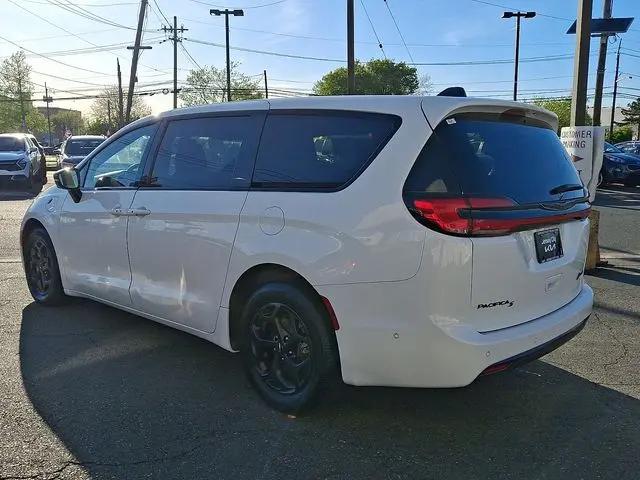 2024 Chrysler Pacifica Hybrid S Appearance Pkg