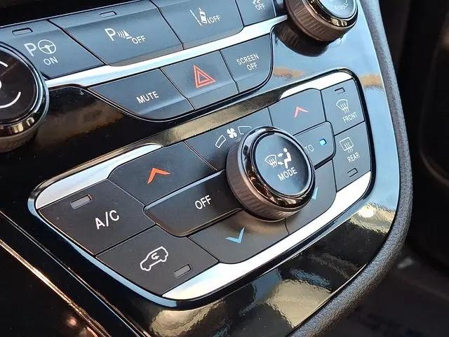 2024 Chrysler Pacifica Hybrid S Appearance Pkg