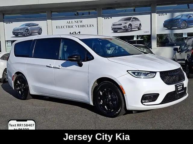 2024 Chrysler Pacifica Hybrid S Appearance Pkg for sale in Jersey City, NJ