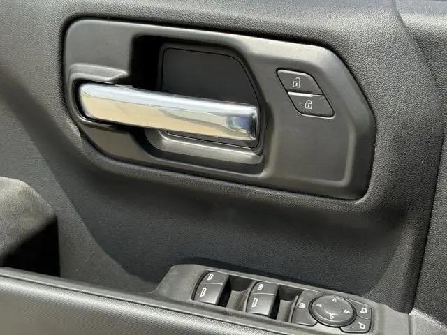 2026 Chevrolet Silverado 1500 2WD Crew Cab Short Bed Custom