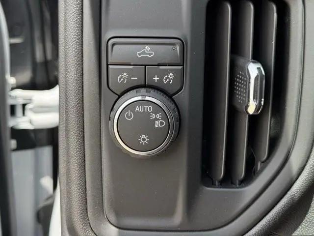 2026 Chevrolet Silverado 1500 2WD Crew Cab Short Bed Custom