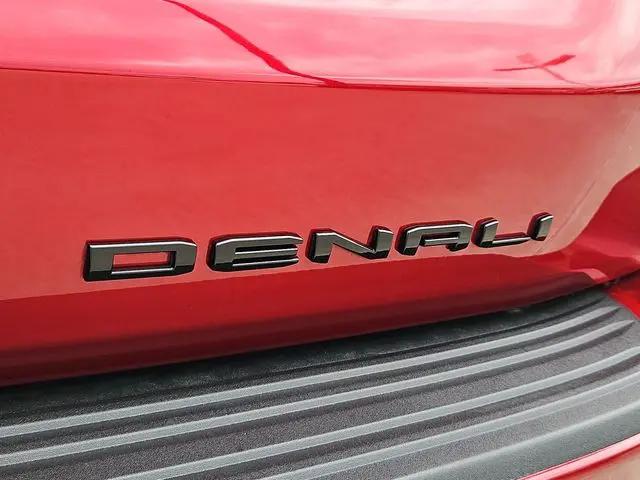 2024 GMC Yukon 4WD Denali