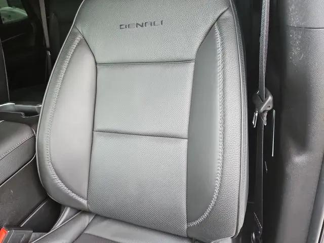 2024 GMC Yukon 4WD Denali