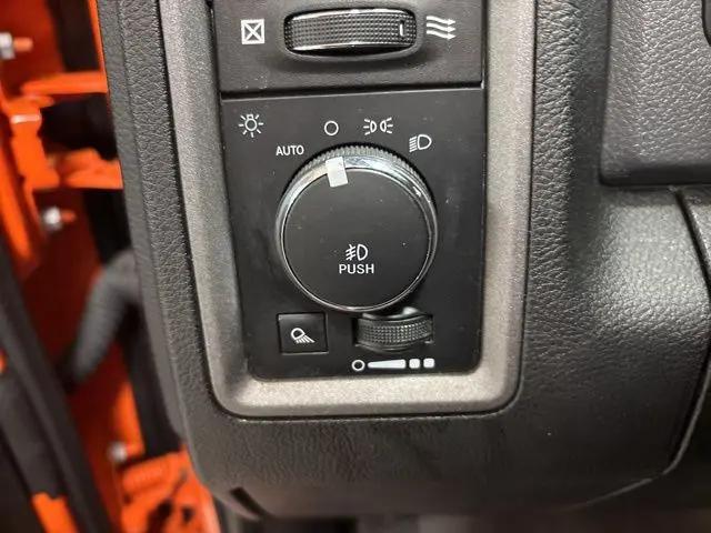2019 Ram 1500 Classic Express Crew Cab 4x4 5'7" Box
