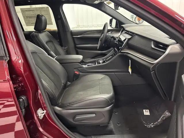 2026 Jeep Grand Cherokee Altitude 4x4