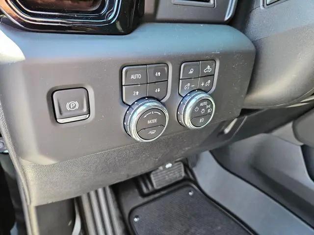 2026 GMC Sierra 2500HD Crew Cab, Standard Bed, AT4, 4WD