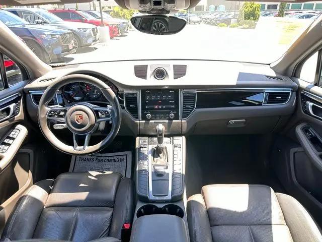 2017 Porsche Macan Macan