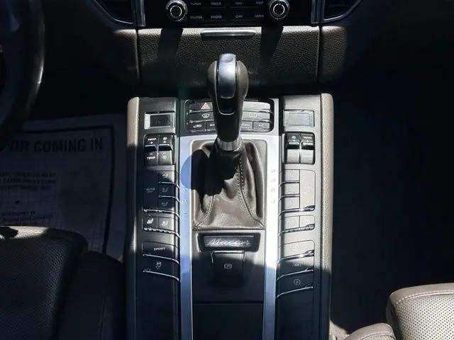 2017 Porsche Macan Macan