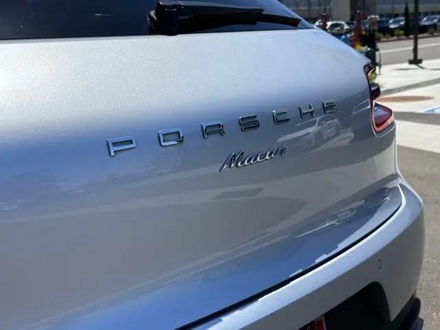 2017 Porsche Macan Macan