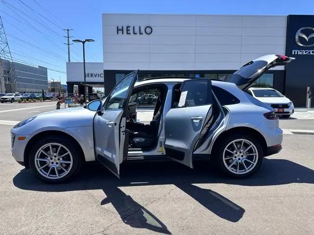 2017 Porsche Macan Macan