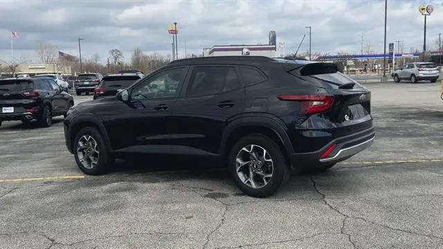 2025 Chevrolet Trax FWD LT