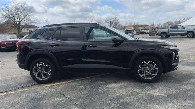 2025 Chevrolet Trax FWD LT