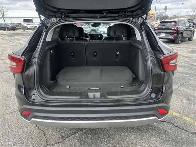 2025 Chevrolet Trax FWD LT