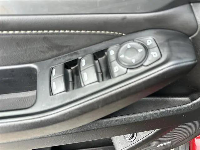 2023 Chevrolet Traverse AWD LT Leather