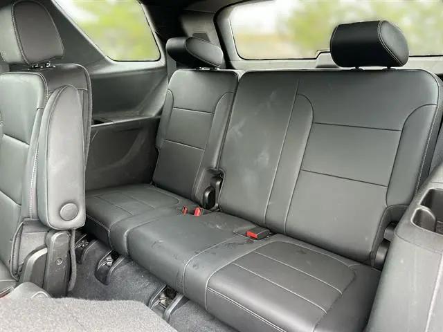 2023 Chevrolet Traverse AWD LT Leather