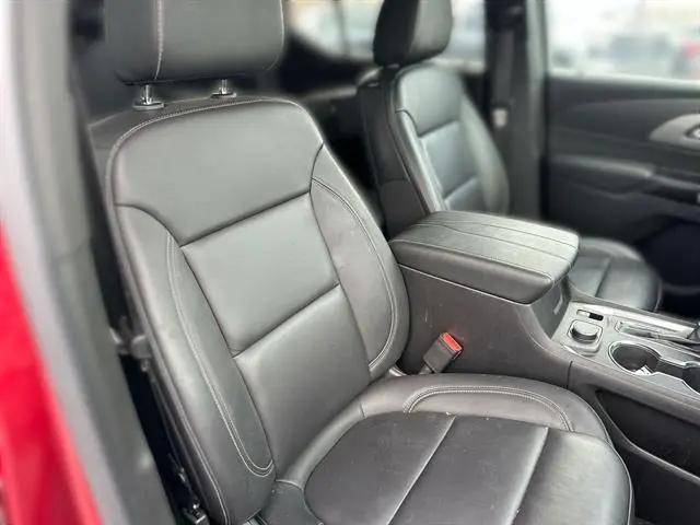 2023 Chevrolet Traverse AWD LT Leather