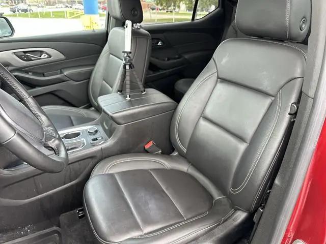 2023 Chevrolet Traverse AWD LT Leather