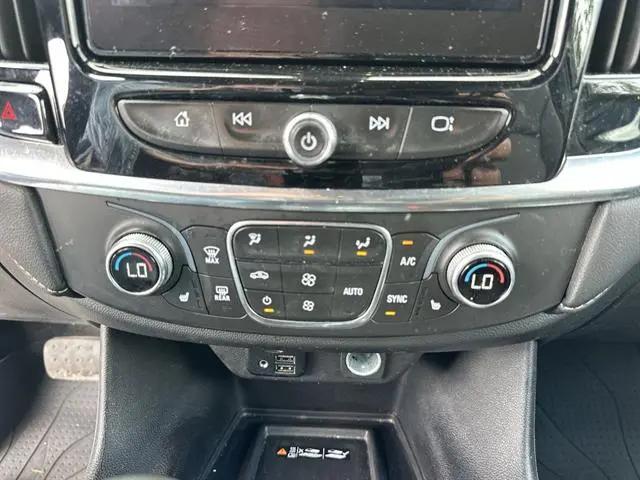 2023 Chevrolet Traverse AWD LT Leather