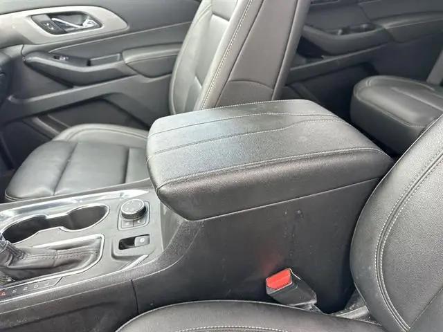 2023 Chevrolet Traverse AWD LT Leather
