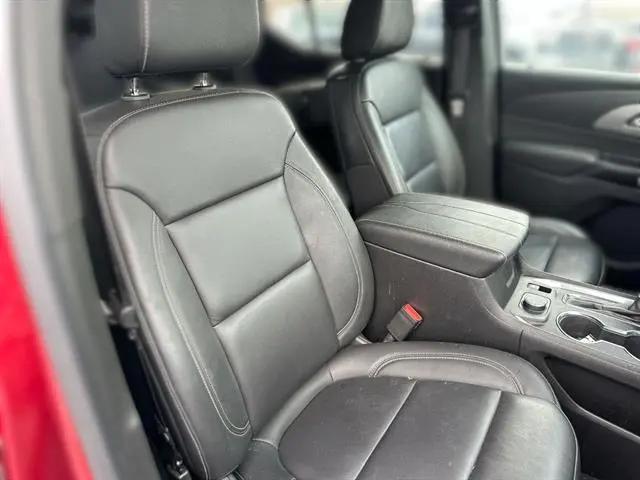 2023 Chevrolet Traverse AWD LT Leather