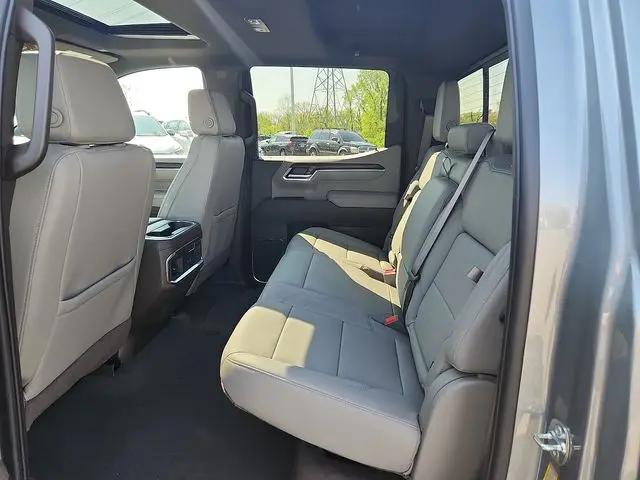 2026 GMC Sierra 1500 Crew Cab, Standard Bed, SLT, 4WD