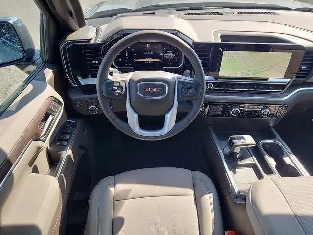 2026 GMC Sierra 1500 Crew Cab, Standard Bed, SLT, 4WD