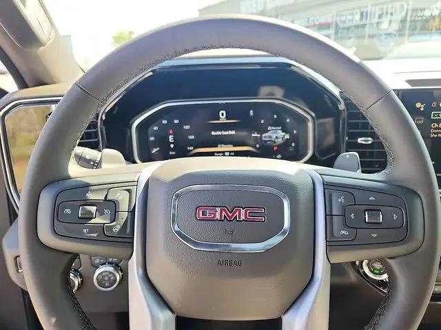 2026 GMC Sierra 1500 Crew Cab, Standard Bed, SLT, 4WD