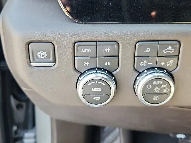 2026 GMC Sierra 1500 Crew Cab, Standard Bed, SLT, 4WD