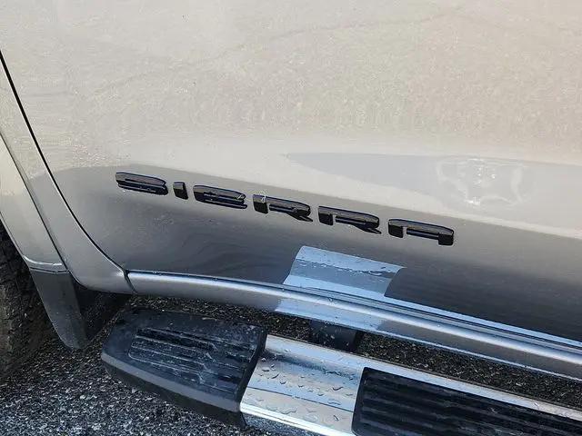 2026 GMC Sierra 1500 Crew Cab, Standard Bed, SLT, 4WD