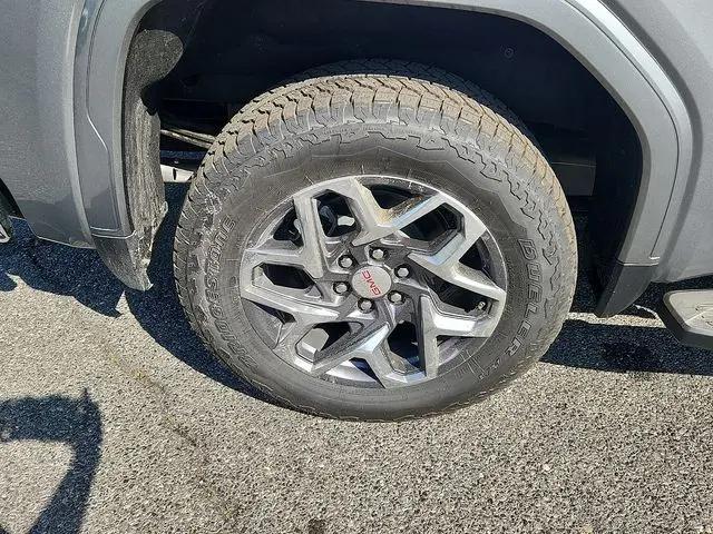 2026 GMC Sierra 1500 Crew Cab, Standard Bed, SLT, 4WD