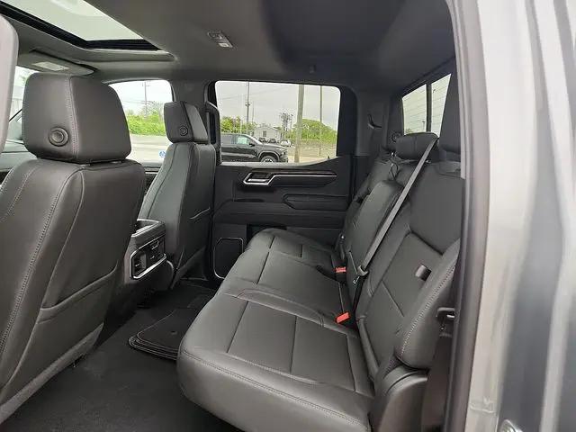 2026 GMC Sierra 1500 Crew Cab, Standard Bed, SLT, 4WD