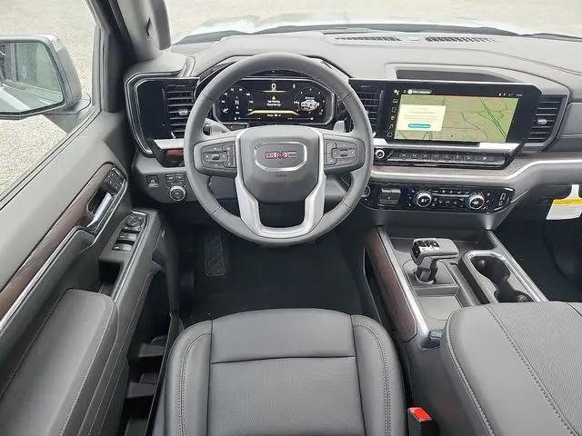 2026 GMC Sierra 1500 Crew Cab, Standard Bed, SLT, 4WD