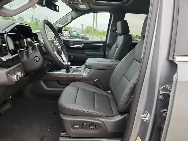 2026 GMC Sierra 1500 Crew Cab, Standard Bed, SLT, 4WD