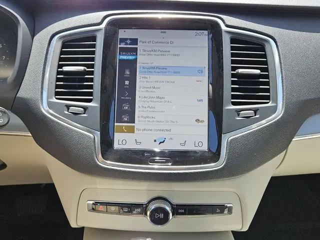 2022 Volvo XC90 T5 Momentum 7 Passenger